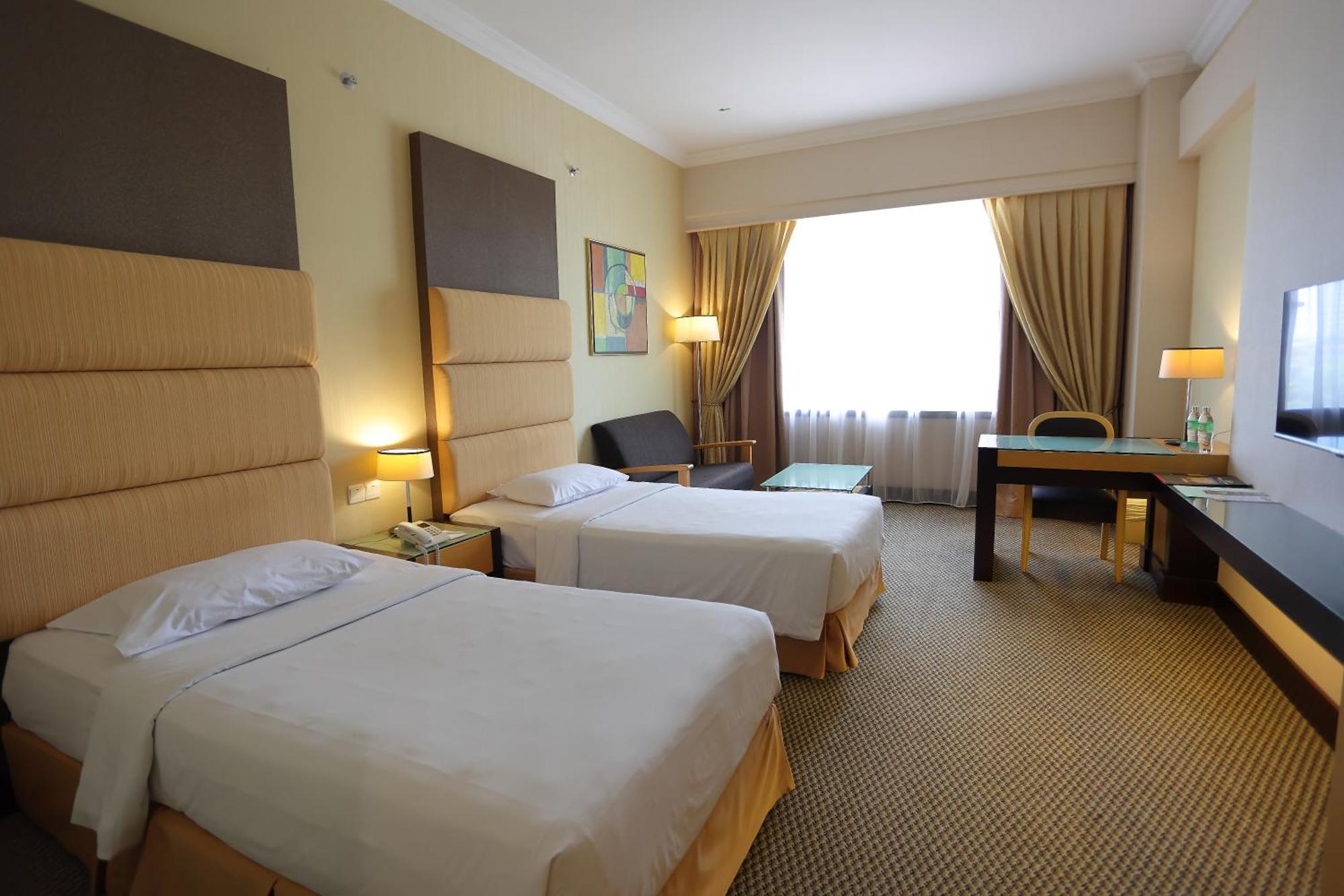 Dynasty Hotel Miri Zewnętrze zdjęcie